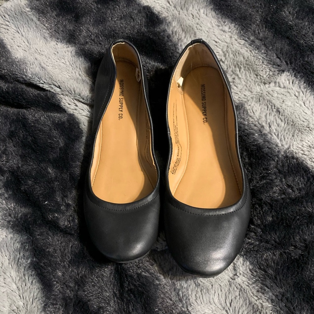 ⭐️Mossimo Black Faux Leather Flats 7